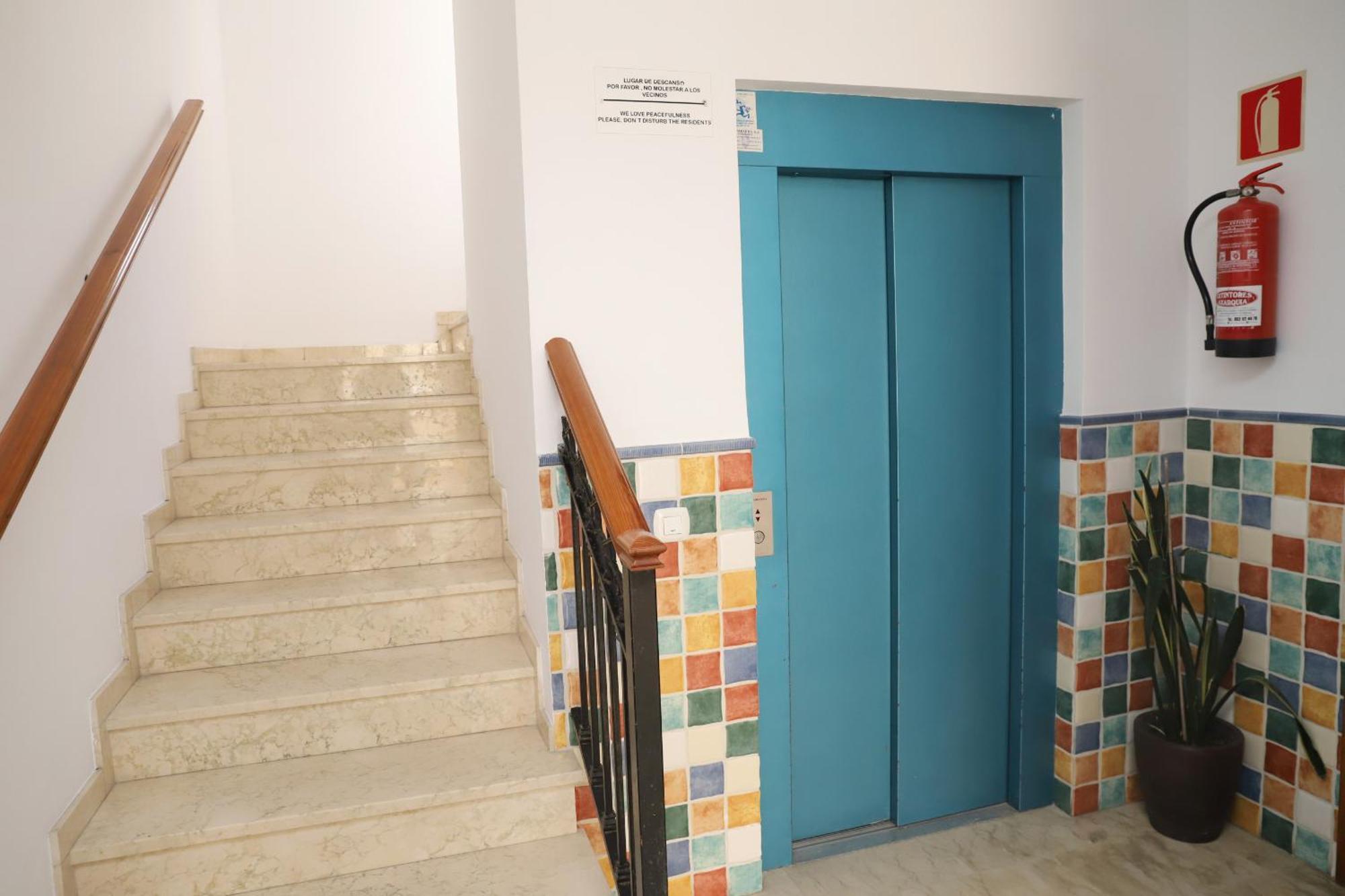 Apartamentos Latin Нерха Екстер'єр фото