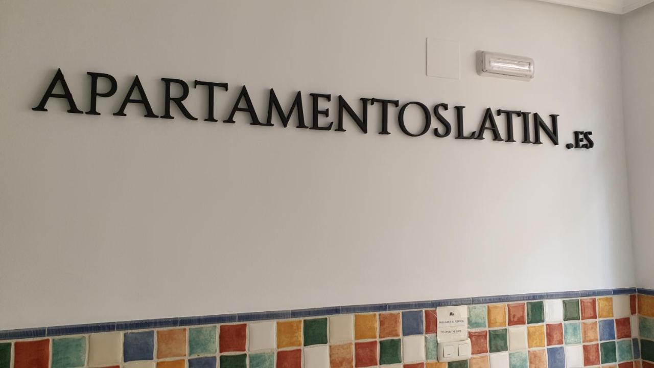 Apartamentos Latin Нерха Екстер'єр фото